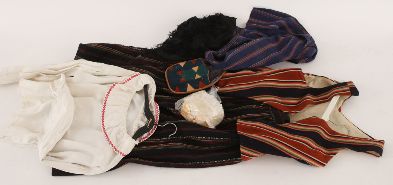 Folkdräkt för kvinna