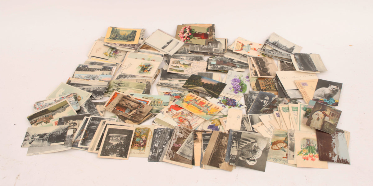 Parti vy- och brevkort, mestadels 1900-talets början