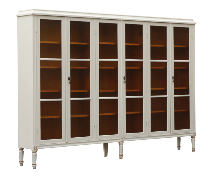 Vitrinskåp, gustaviansk stil, 1900-talets första hälft