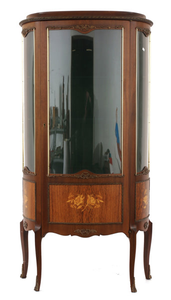 Vitrinskåp, Louis XVI stil, 1900-talets andra hälft