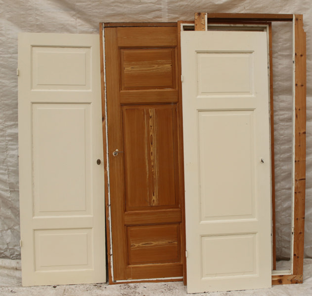 Dörrar med karm 3st, tidigt 1900-tal