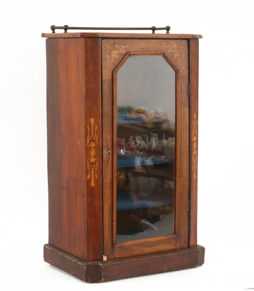 Vitrinskåp, 1800-talets andra hälft