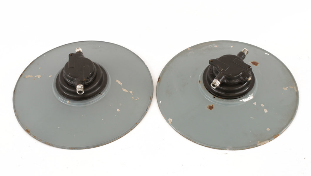 Industrilampor ett par, 1900-talets första hälft