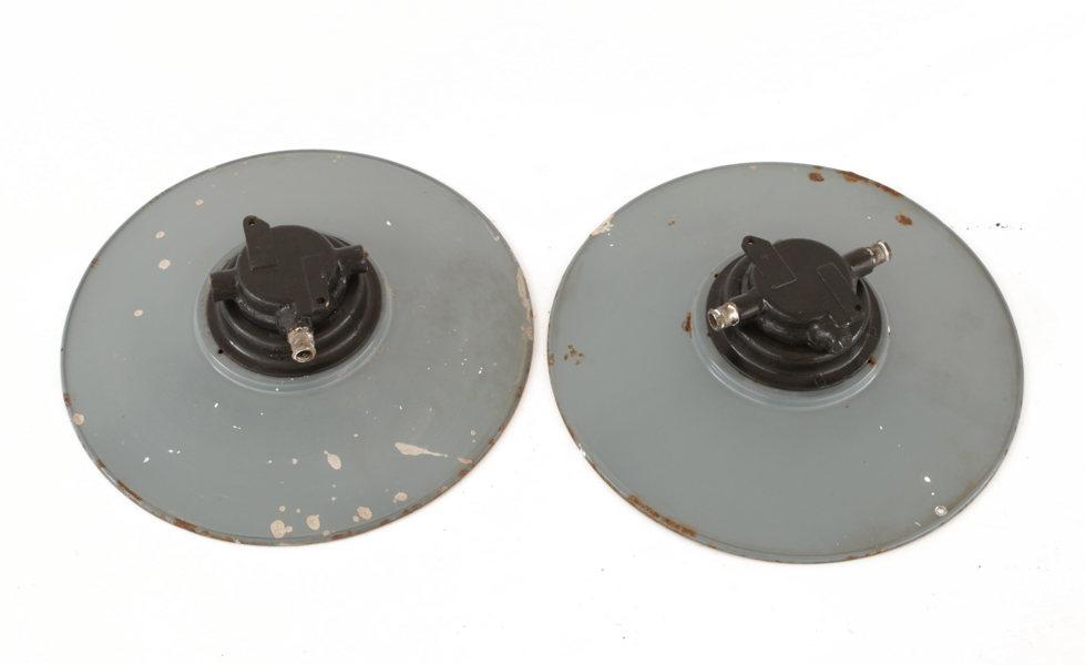 Industrilampor ett par, 1900-talets första hälft