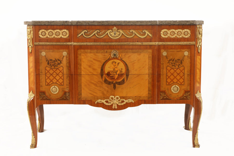 Byrå, gustaviansk stil, 1900-talets första hälft