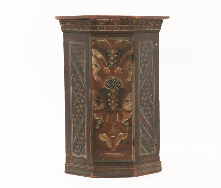 Vägghörnskåp, allmoge, Dalarna, daterat 1797