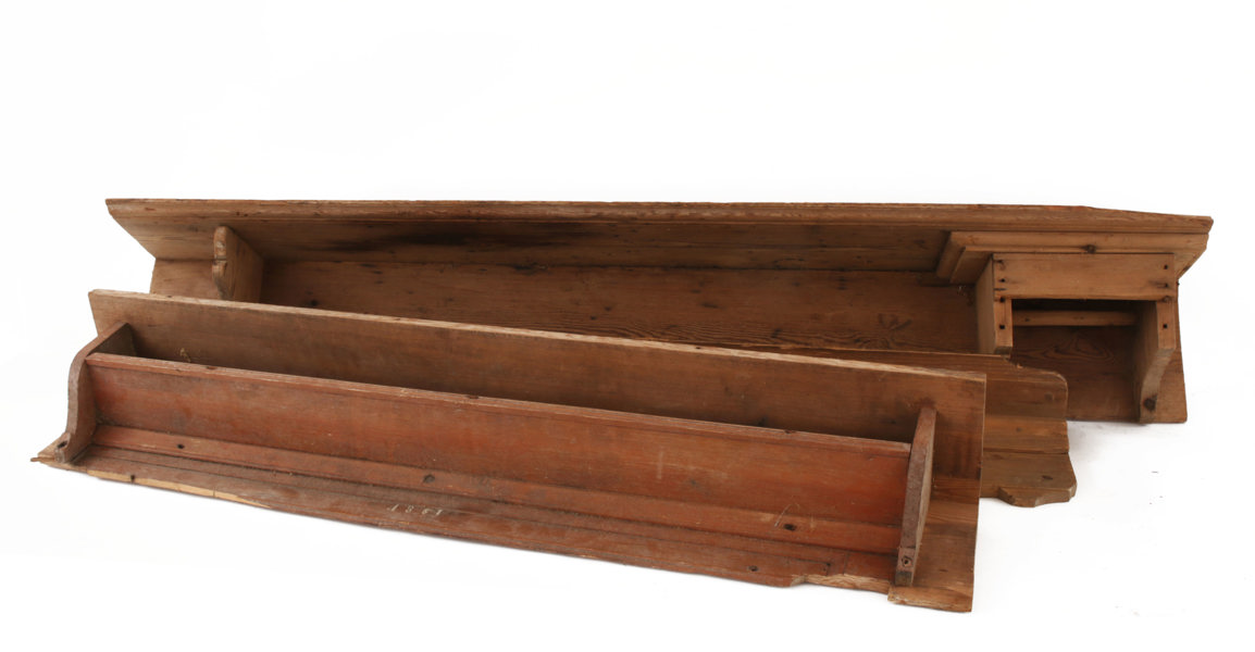 Vägghyllor 3st, allmoge, bl.a. daterad 1851