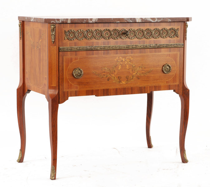 Byrå, gustaviansk stil, 1900-tal