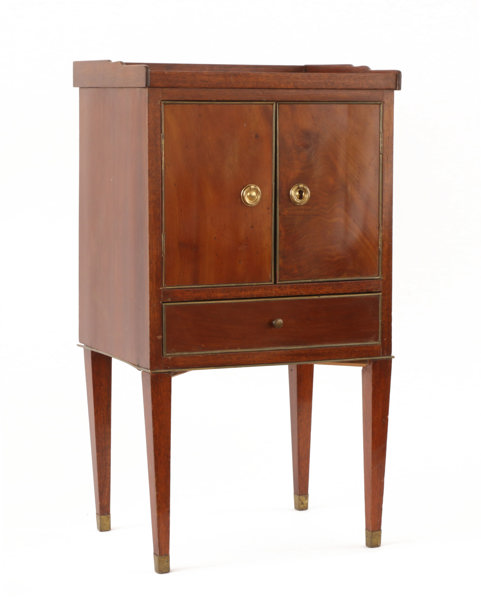 Pottskåp, sengustaviansk stil, 1800-tal