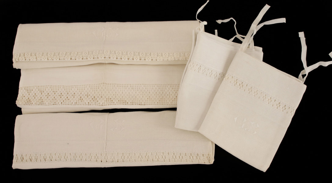 Lakan 3st samt örngott 2st