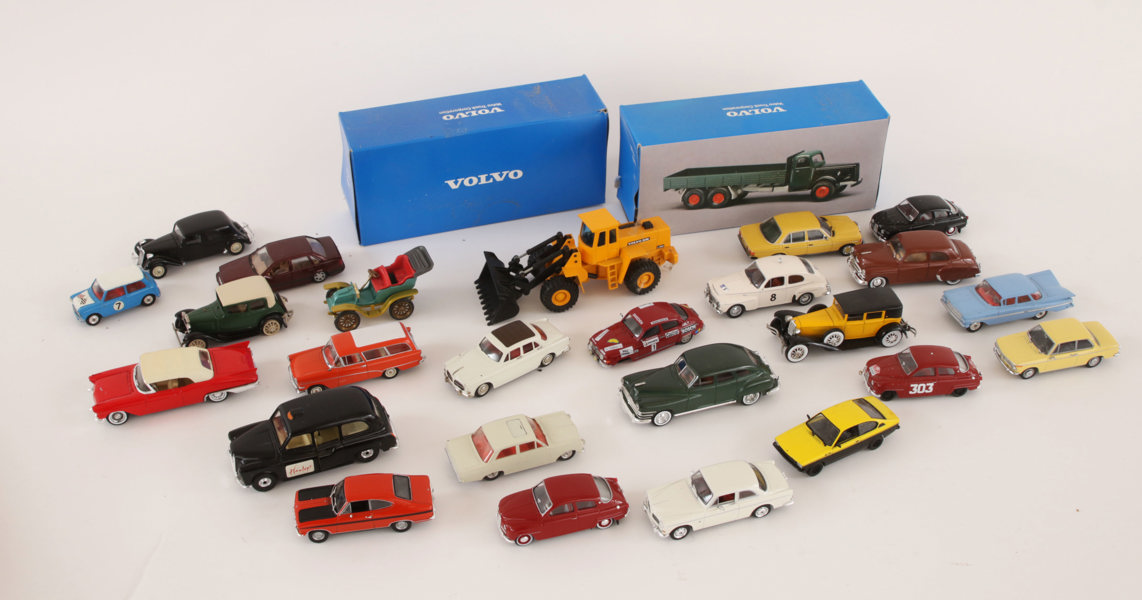 Parti leksaksbilar, bl.a. Corgi