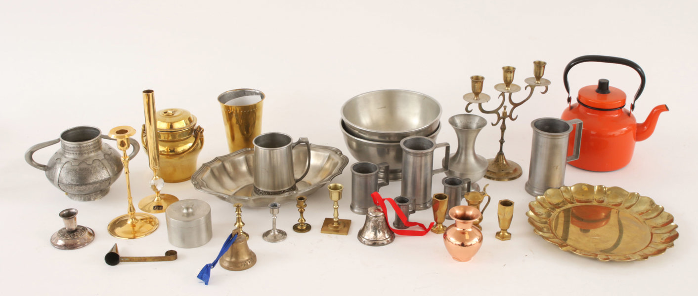 Parti metallföremål