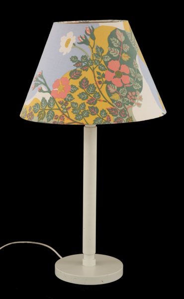 Bordslampa med skärm av Josef Frank för Svenskt Tenn