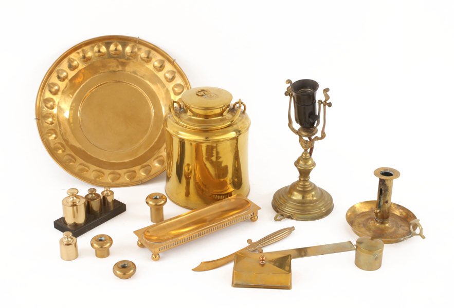 Parti mässingsföremål