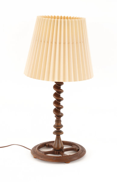 Bordslampa, 1900-talets första hälft