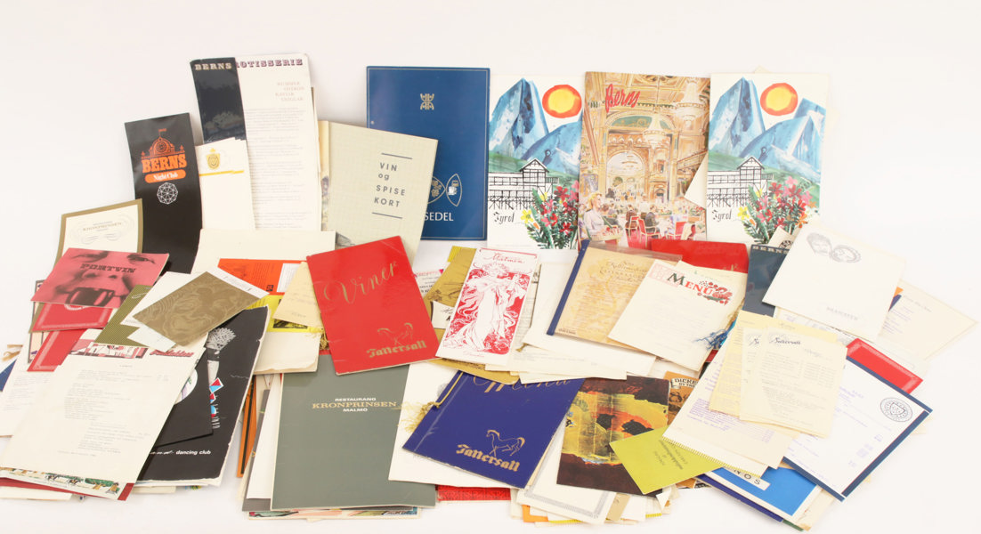Stort parti äldre menyer och matsedlar, bl.a. Berns, Operakällaren