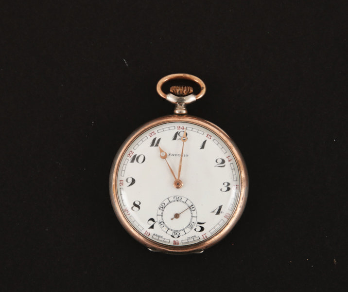 Fickur i silver, Favorit