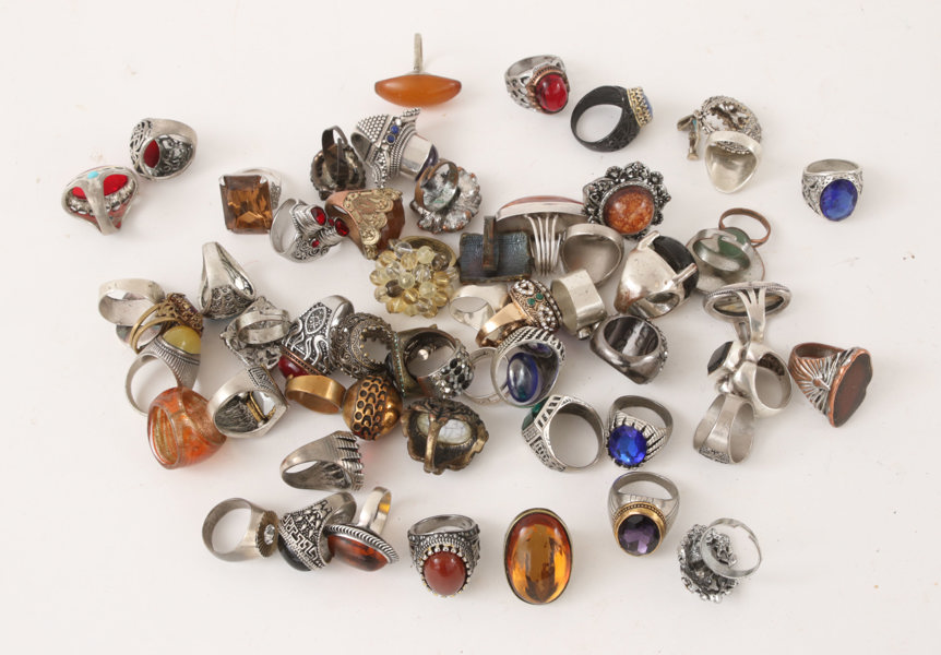 Parti ringar, bl.a. i silver