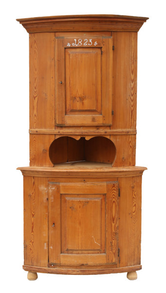 Golvhörnskåp, allmoge, daterat 1823