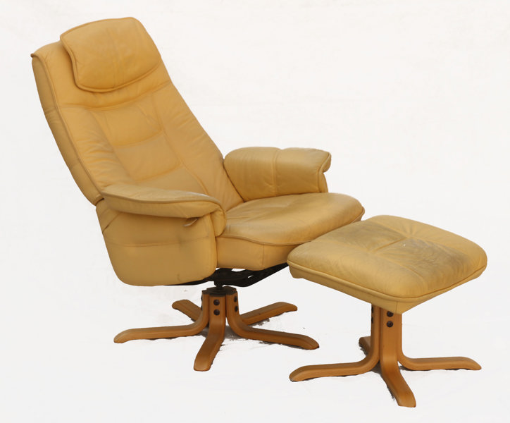 Fåtölj med fotpall, 2000-tal