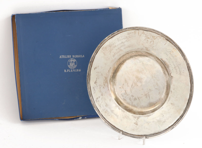 Tallrik i sterlingsilver, Atelier Borgila, Stockholm, 1934