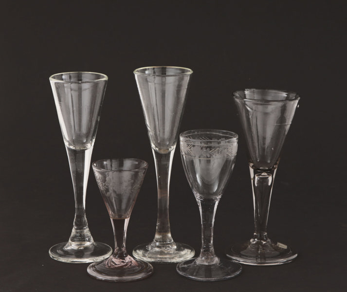 Glas 5 delar, bl.a. 17/1800-tal