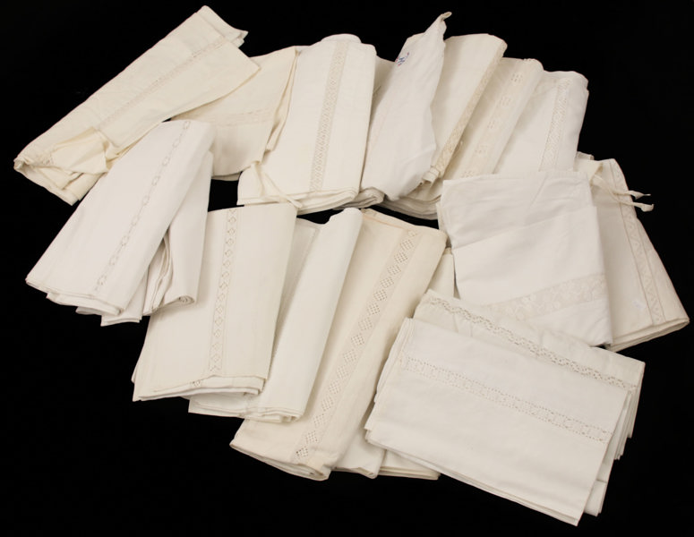 Parti lakan med spets