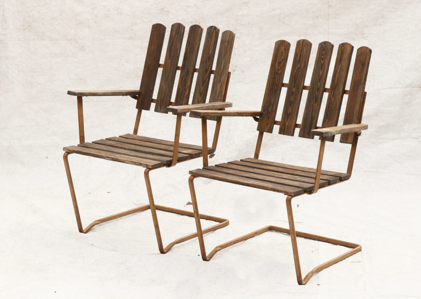 Karmstolar ett par, omkring 1900-talets mitt