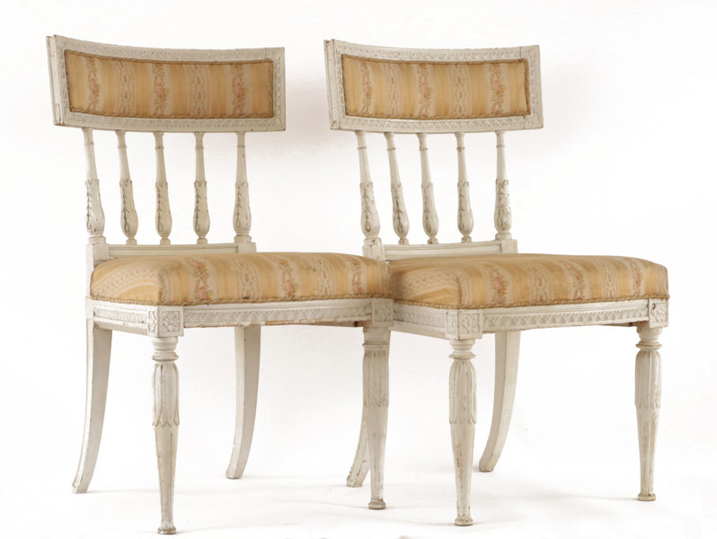 Stolar ett par, sengustavianska, omkring år 1800