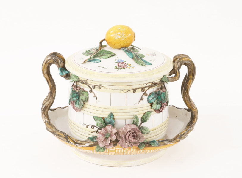 Terrin med lock, kopia efter Rörstrandsterrin från 1765