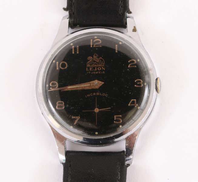 Herrarmbandsur, Lejon