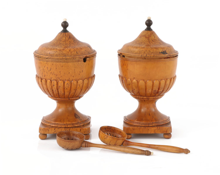 Strösockerskålar ett par, sengustavianska, 1800-talets första del