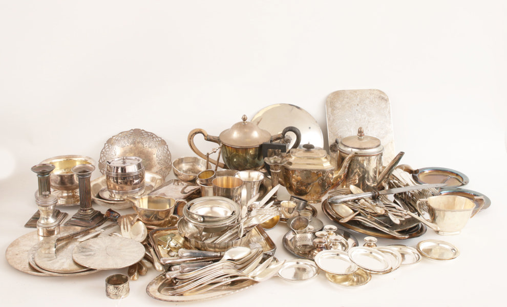 Parti nysilverföremål, bl.a. 1800-tal