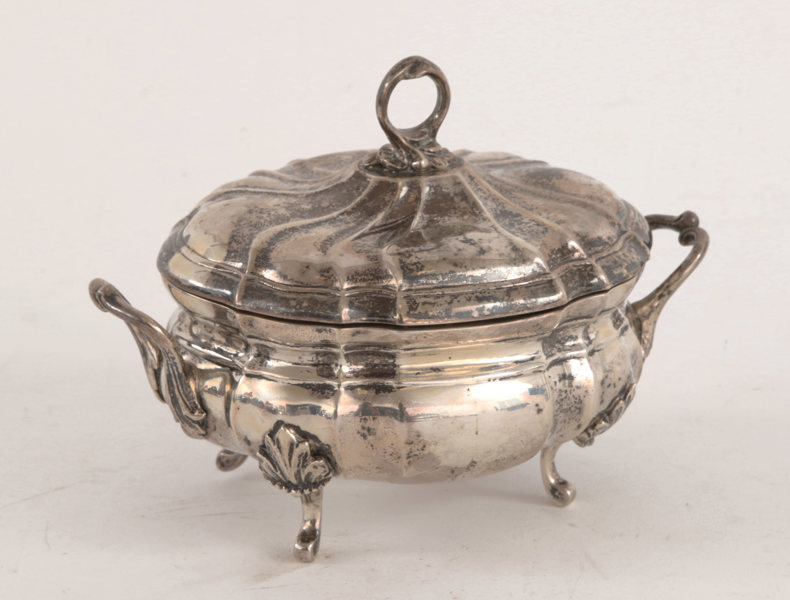 Sockerskrin med lock, silver, rokokostil, 1900-tal