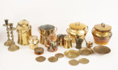 Parti mässingsföremål, bl.a. Skultuna