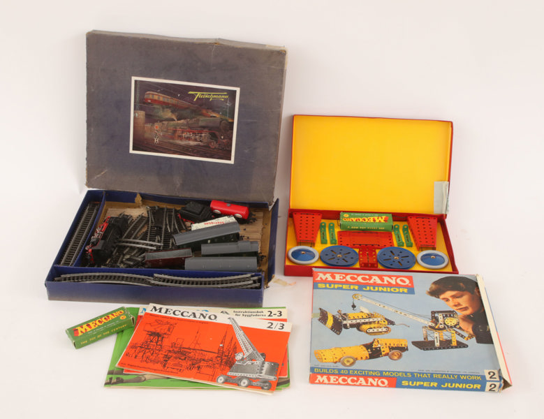 Parti tågdetaljer och byggsatser