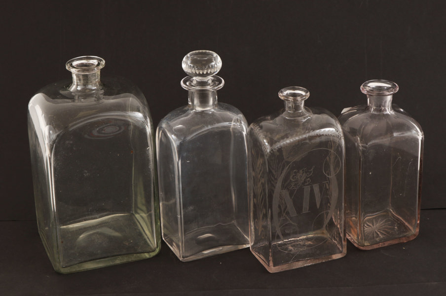 Brännvinsflaskor 4st, 18/1900-tal