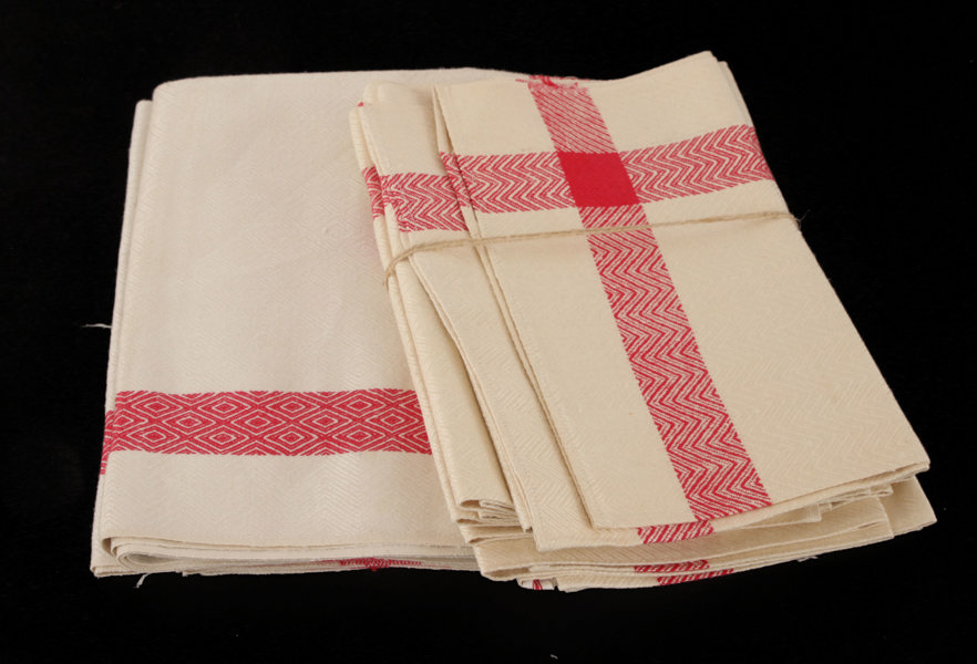 Parti oklippta och klippta handdukar i linne