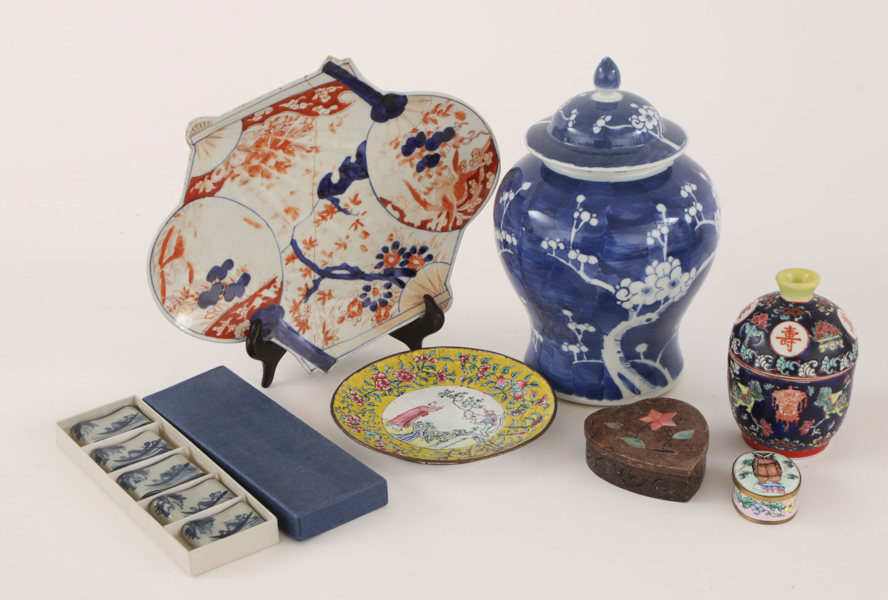 Parti orientaliska föremål