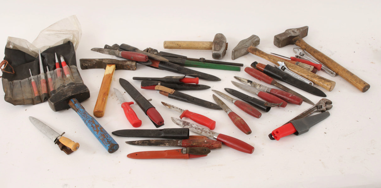 Parti knivar, hammare, m.m. 