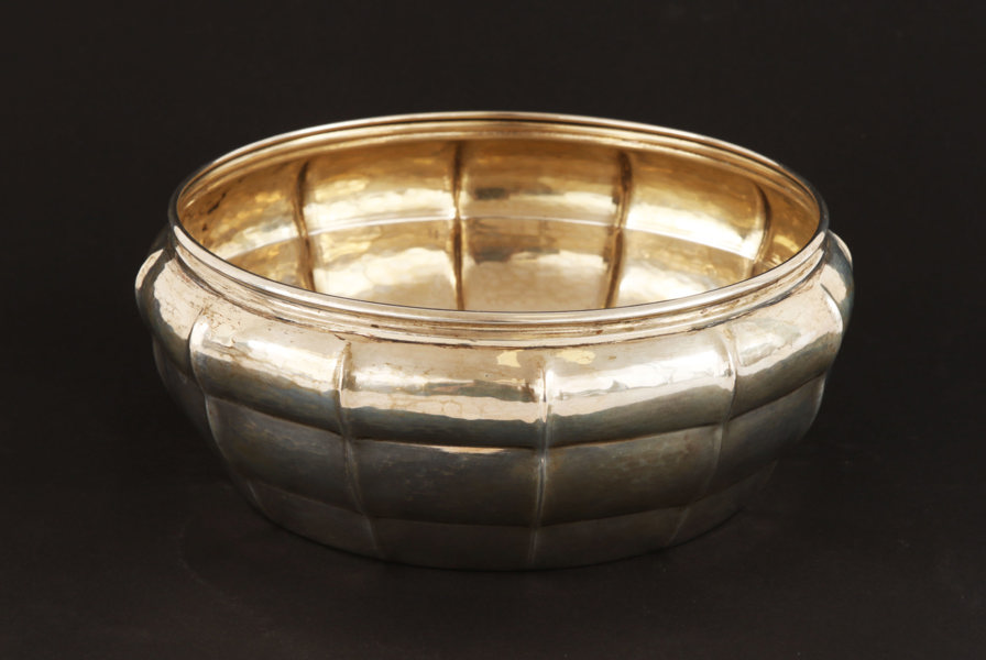 Skål i silver, C.G.Hallberg, Stockholm, daterad 1922