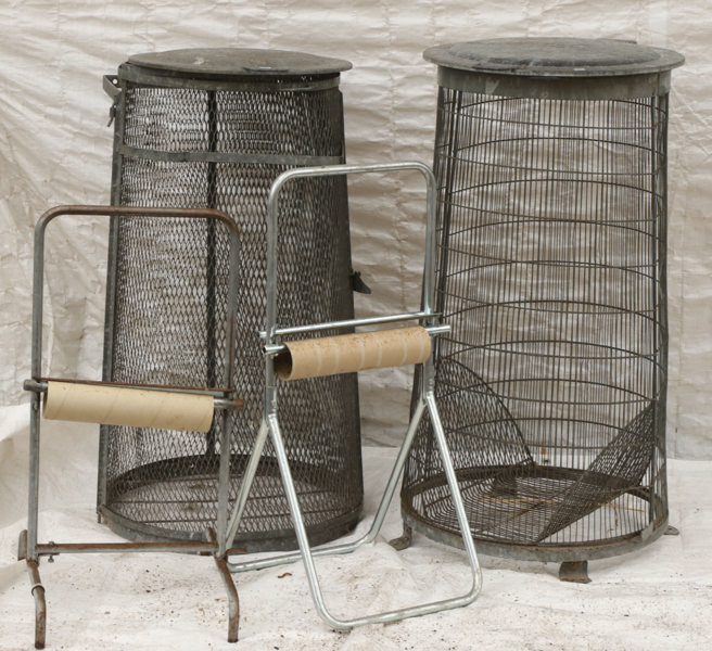 Papperskorgar 2st samt pappersställ 2st