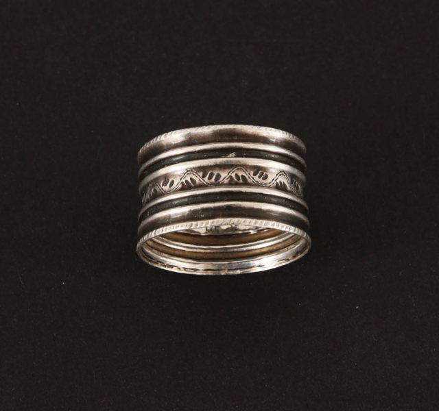 Ring i sterlingsilver, allmogestil, Bröderna Lundqvist i Falun