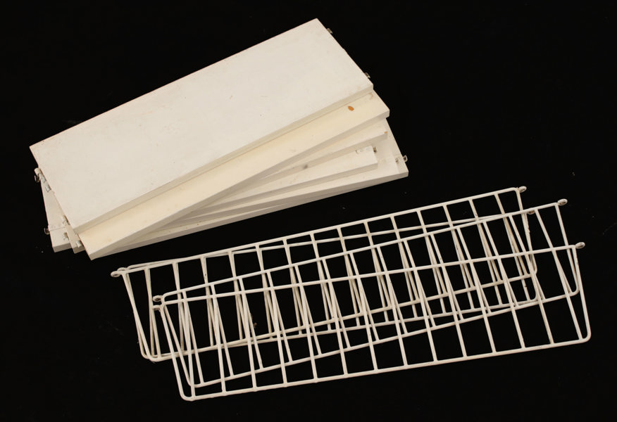 Vägghyllor 2st, bl.a. String, 1950/60-tal