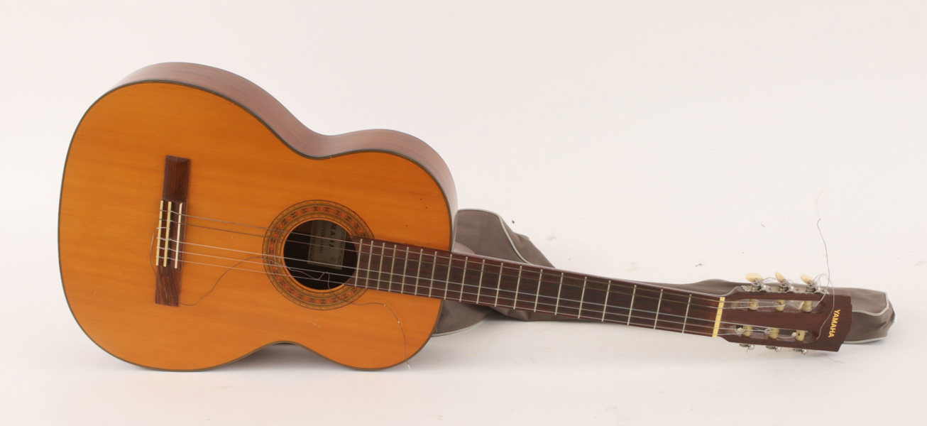 Akustisk gitarr, Yamaha, modell 150