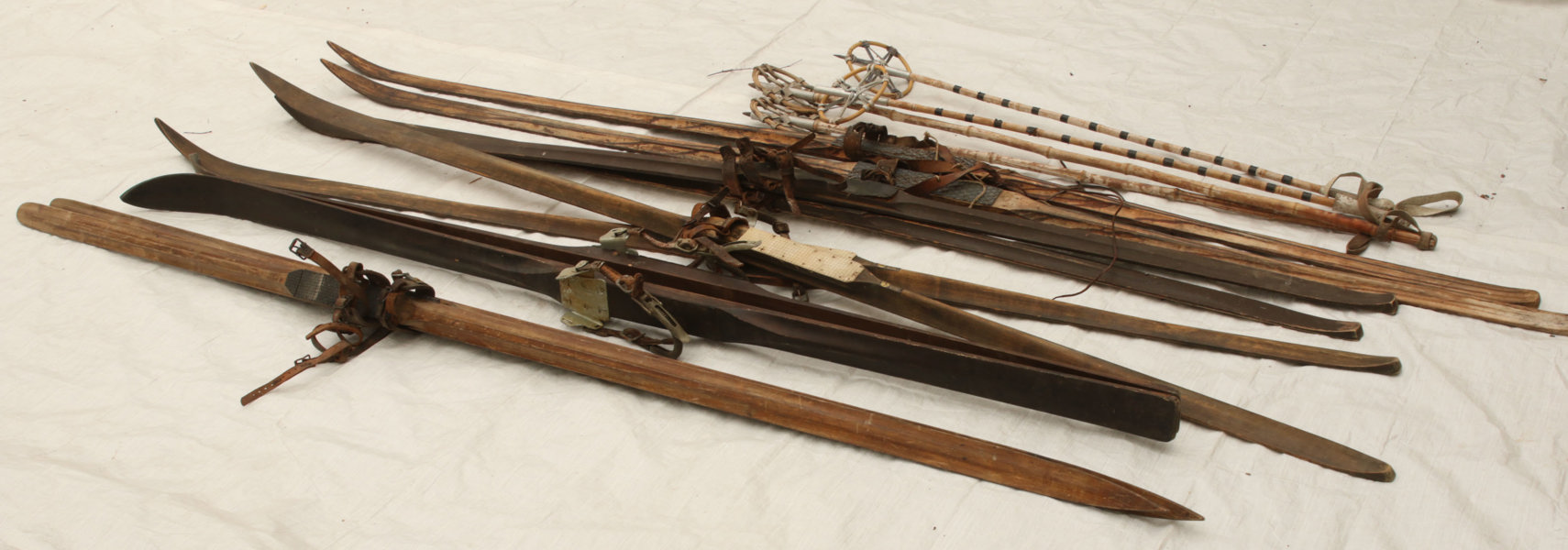 Skidor 5 par, 18/1900-tal