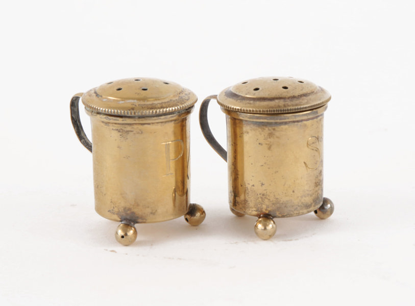 Salt- och pepparströare, förgyllt silver, 1900-tal