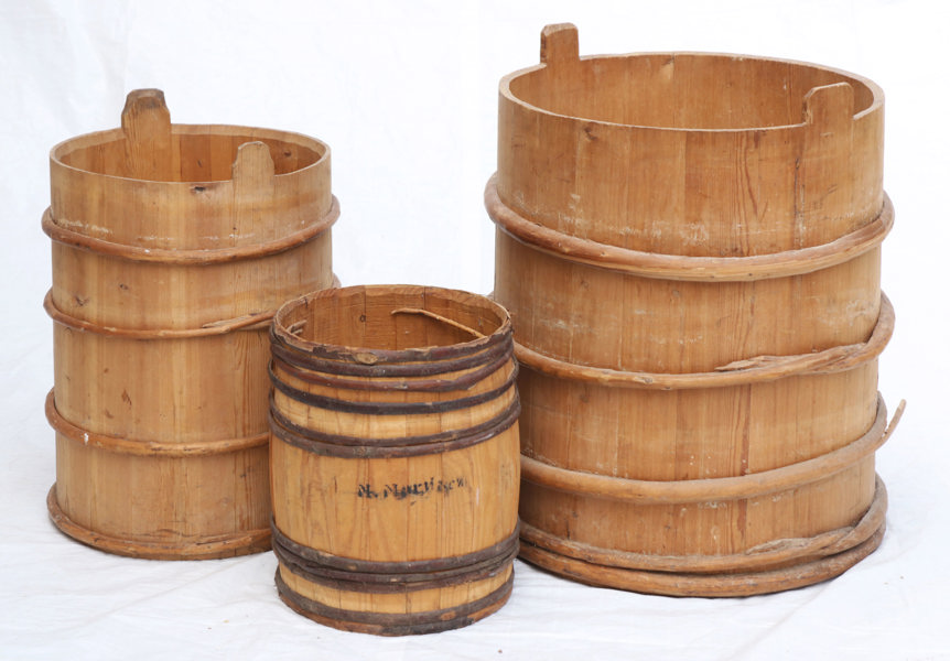 Laggade tunnor 3st, allmoge, mestadels 1800-tal