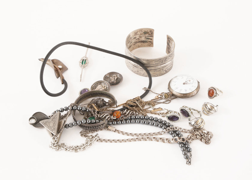 Parti smycken, mestadels silver