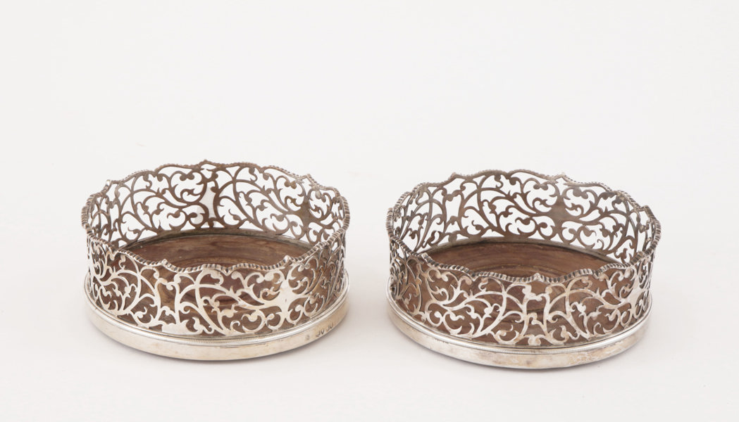 Flaskcoasters ett par, sterlingsilver, England, London, 1839